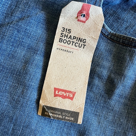 🌸LEVI’S🌸 - Picture 3 of 3